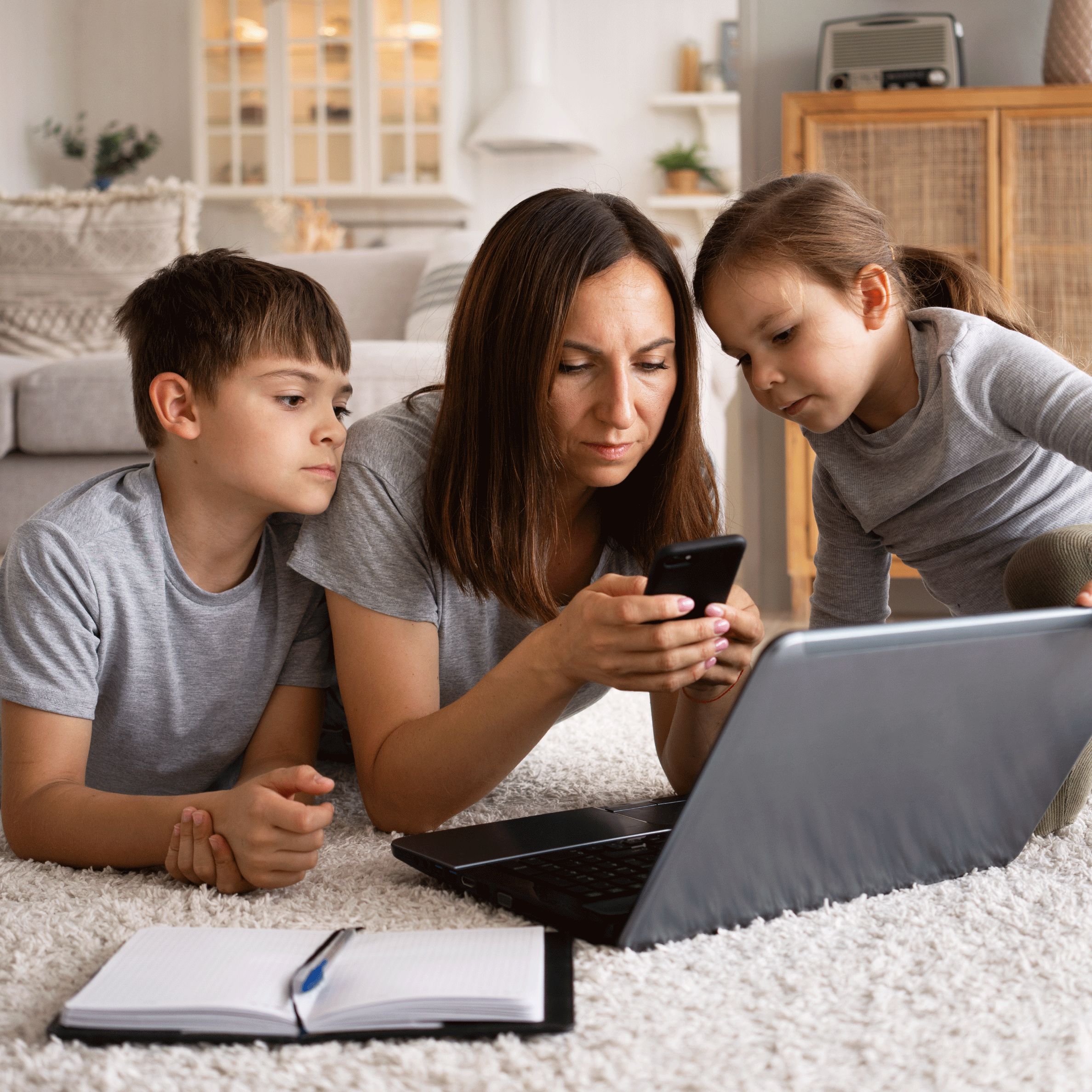 Niños navegando en internet