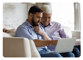 Padres compartiendo los secretos de la educación financiera