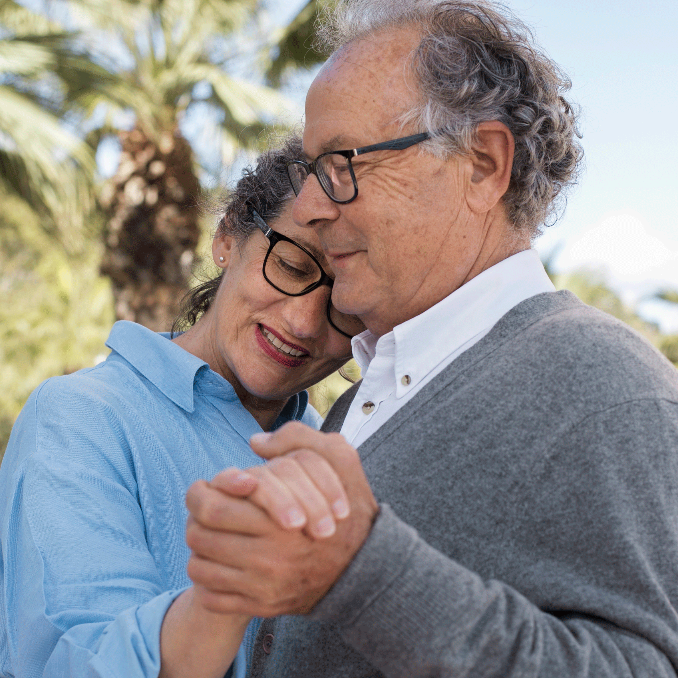 adultos mayores disfrutando de su tiempo libre