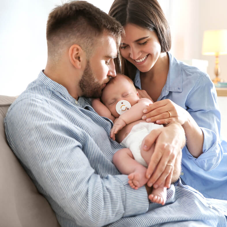 papa e hija jugando